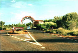 Einfahrt Uluru NP